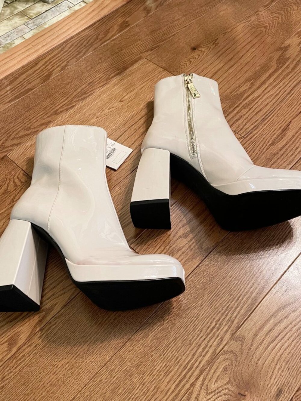Bershka white heeled boots size 6